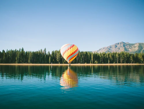 balloon on lake